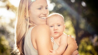 Smiling-Mother-Baby-Park